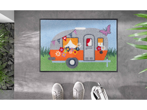 Bild in Slideshow öffnen, bunte Fußmatte mit Campingwagen auf dem Boden
