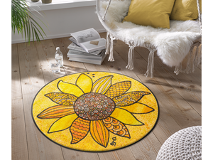 Bild in Slideshow öffnen, runde Fußmatte mit gelbem Sonnenblumenmotiv im Wohnzimmer

