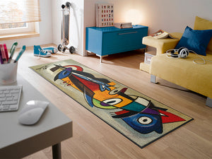 Bild in Slideshow öffnen, Läufer mit buntem, künstlerischem Design in Fisch-Form im Jugendzimmer
